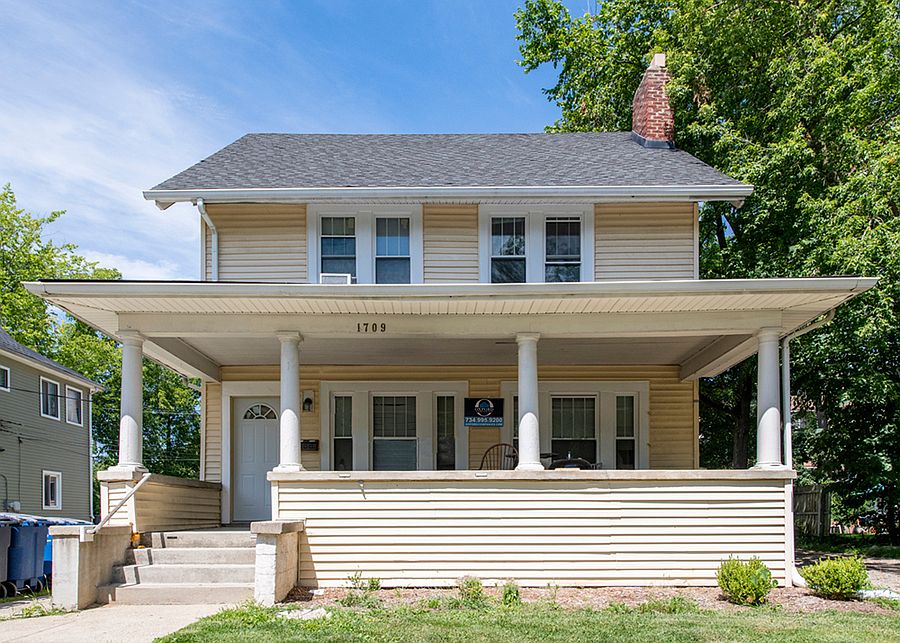 1st image of 1709 S University 1709su