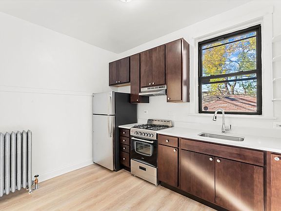 4th image of 2424 N Sawyer Ave #1N