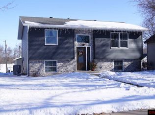 1713 S Valley St, New Ulm, MN 56073