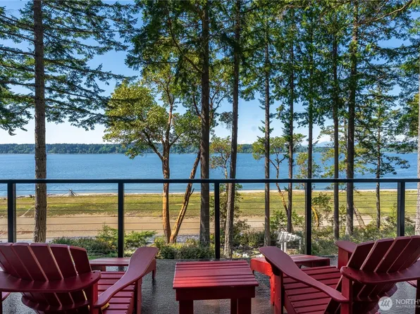 108 Herron Lane NW, Lakebay, WA 98349