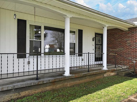 4th image of 126 Kent Ln