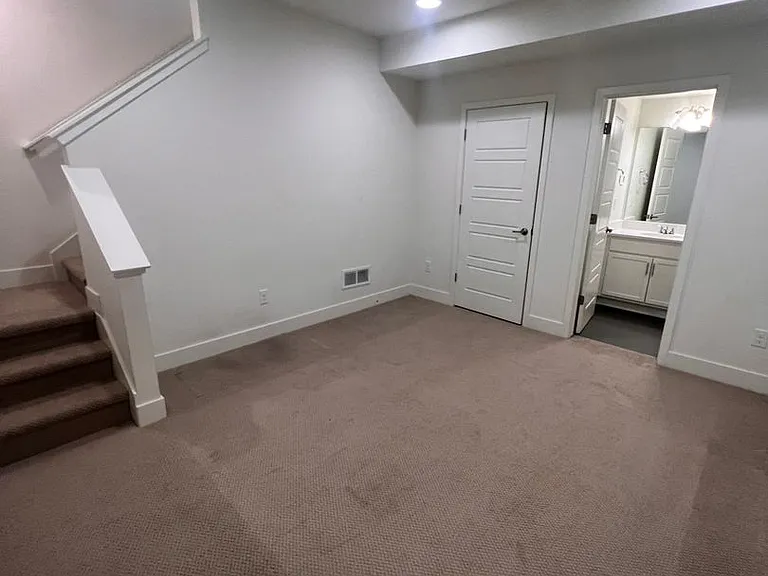 628 Discovery Pkwy — Photo 20