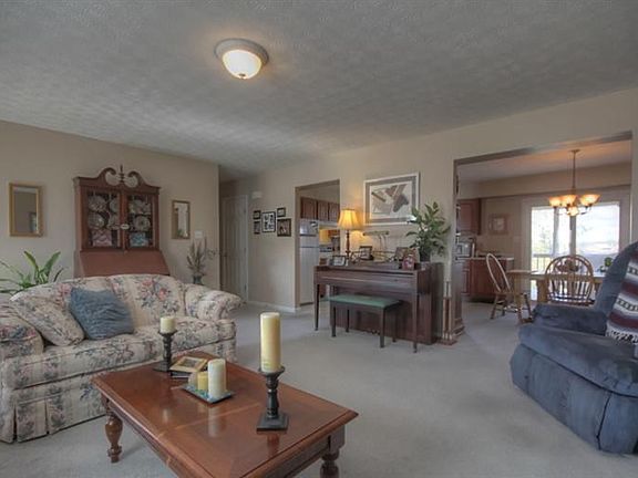 4th image of 156 Mockingbird Hill Dr