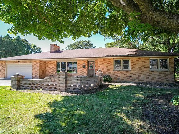 2nd image of 706 Woodland Dr