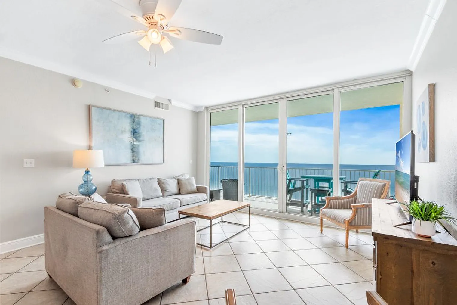 3 bed, 3.0 bath, 1399 sqft, $6,636 — Photo 3