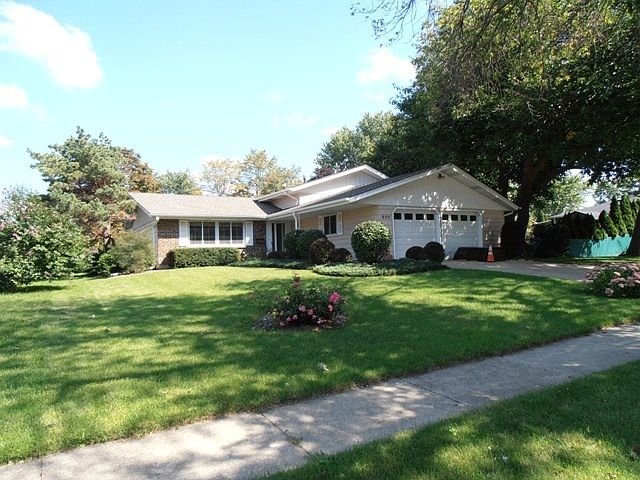 1st image of 800 Osage Ln