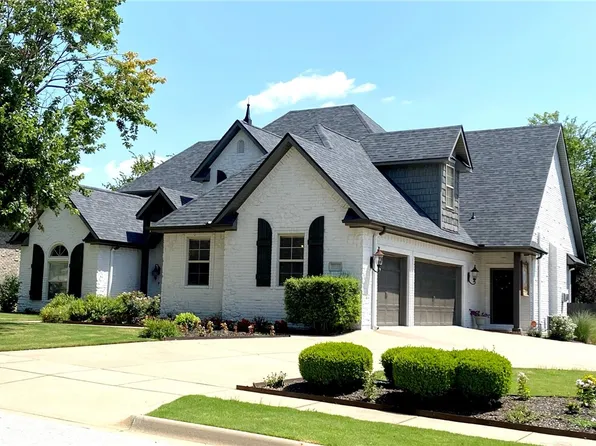3329 E Waterstone Dr, Fayetteville, AR 72764