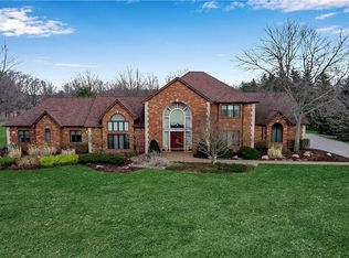 5151 Donnington Rd, Clarence, NY 14031