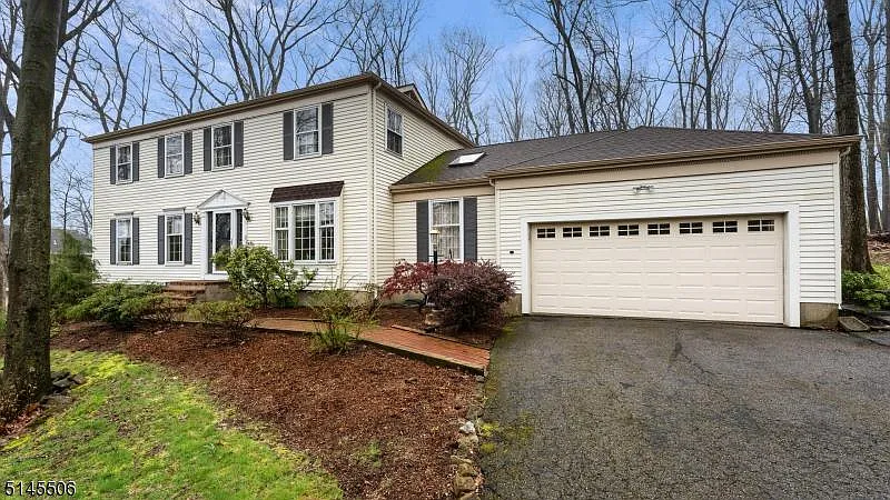 84 Ann Rd photo 1