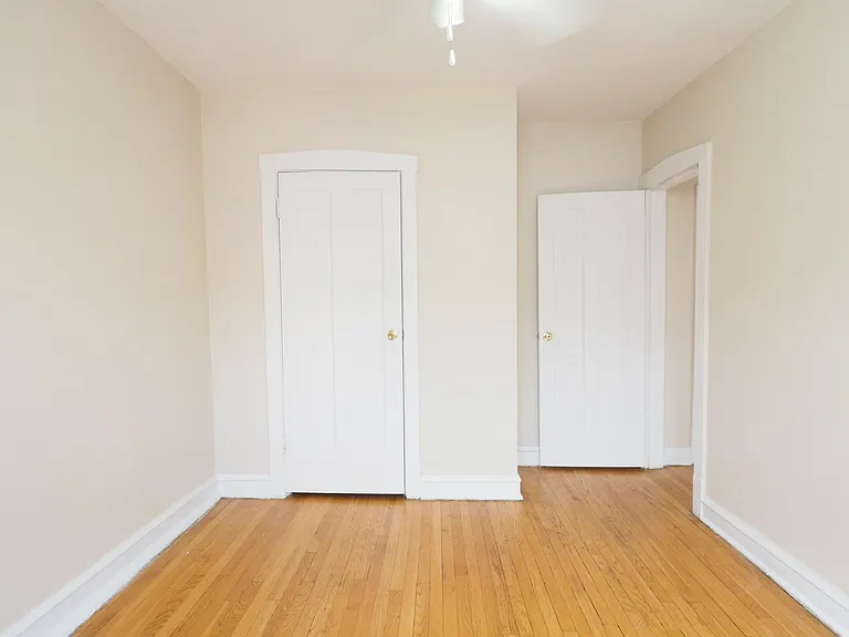 5030 N Springfield Ave #3 — Photo 2