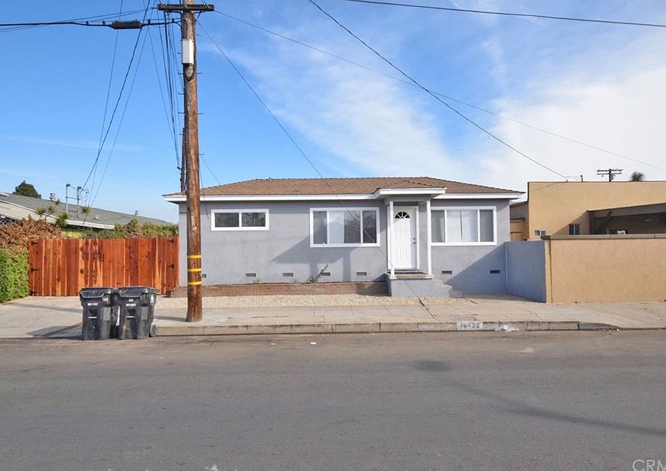 1st image of 725 W Gardena Blvd