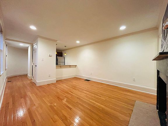 2nd image of 325 S 12th St #101-1R