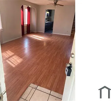 3 bed, 2886 sqft, $1,300 — Photo 2
