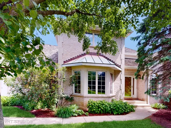 1116 Pine Oaks Cir, Lake Forest, IL 60045