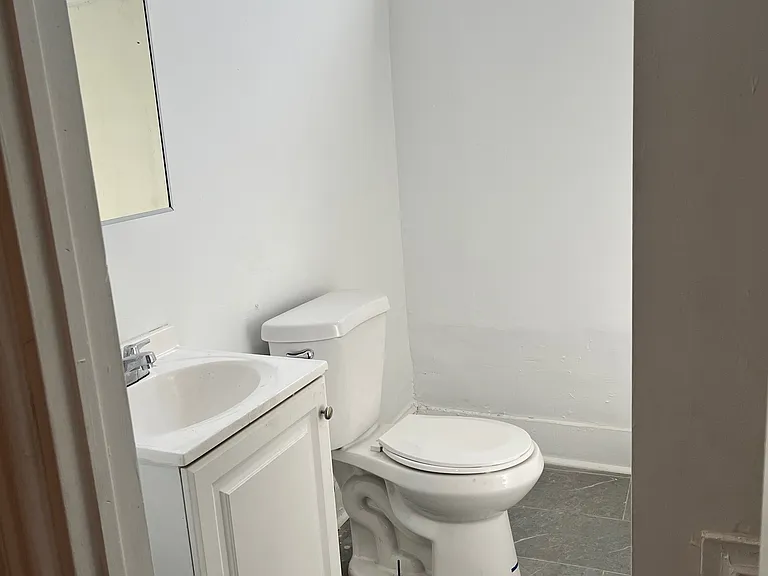 4946 N Broad St #3R — Photo 6