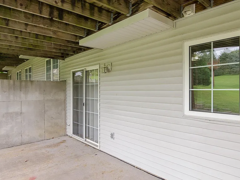 2613 Rushmore Dr — Photo 23