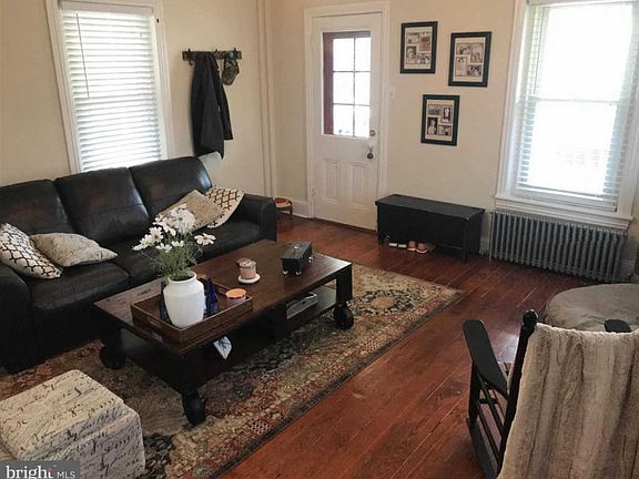 4th image of 102 Decatur St