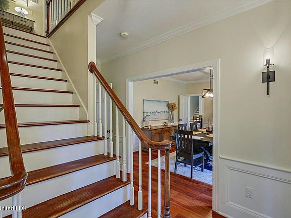 5th image of 116 Bridlewood Dr