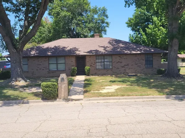 1429 Live Oak St, Sulphur Springs, TX 75482