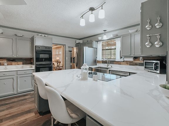 4th image of 205 Peach Tree Rd