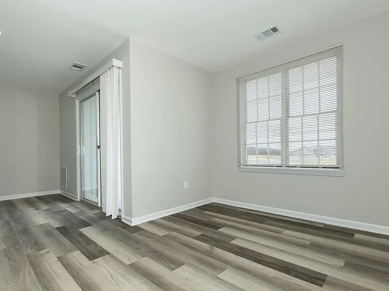 1403 Key Pkwy — Photo 3