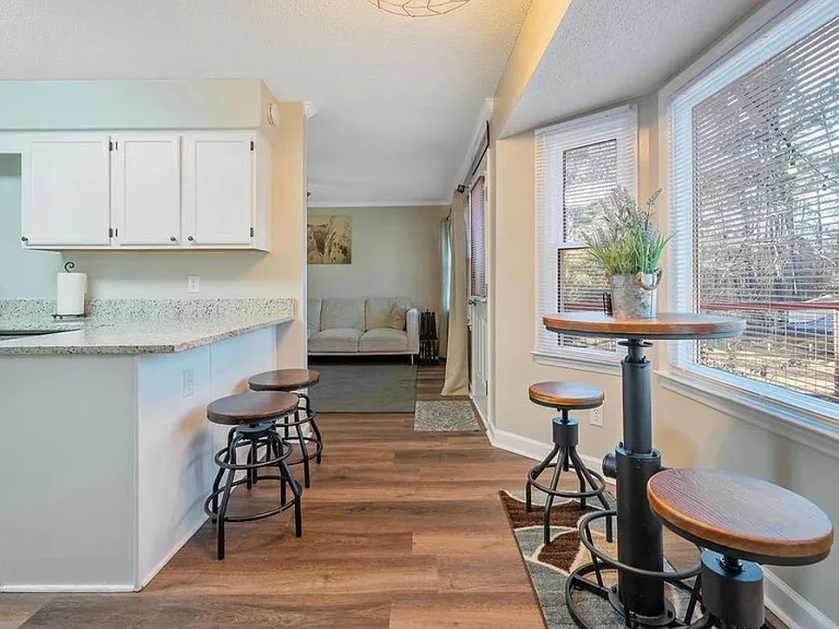 6908 Orchard Knoll Dr — Photo 17