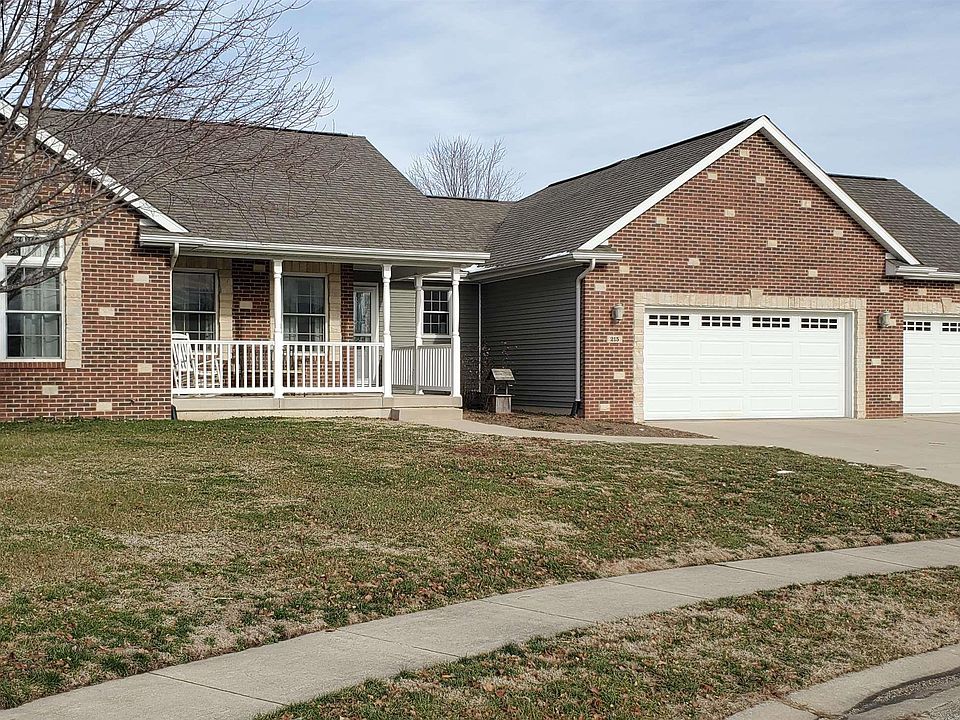 1st image of 215 Willow Bay Ct