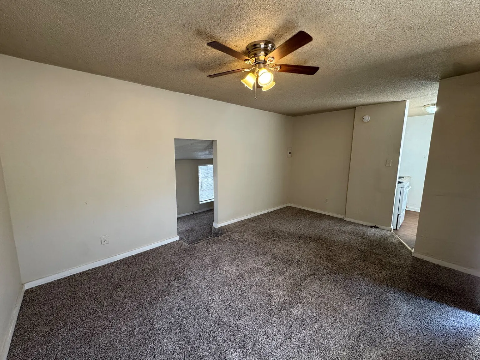 1 bed, 1.0 bath, 400 sqft, $450 — Photo 2