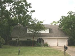 145 Cherry Tree Ln, Friendswood, TX 77546
