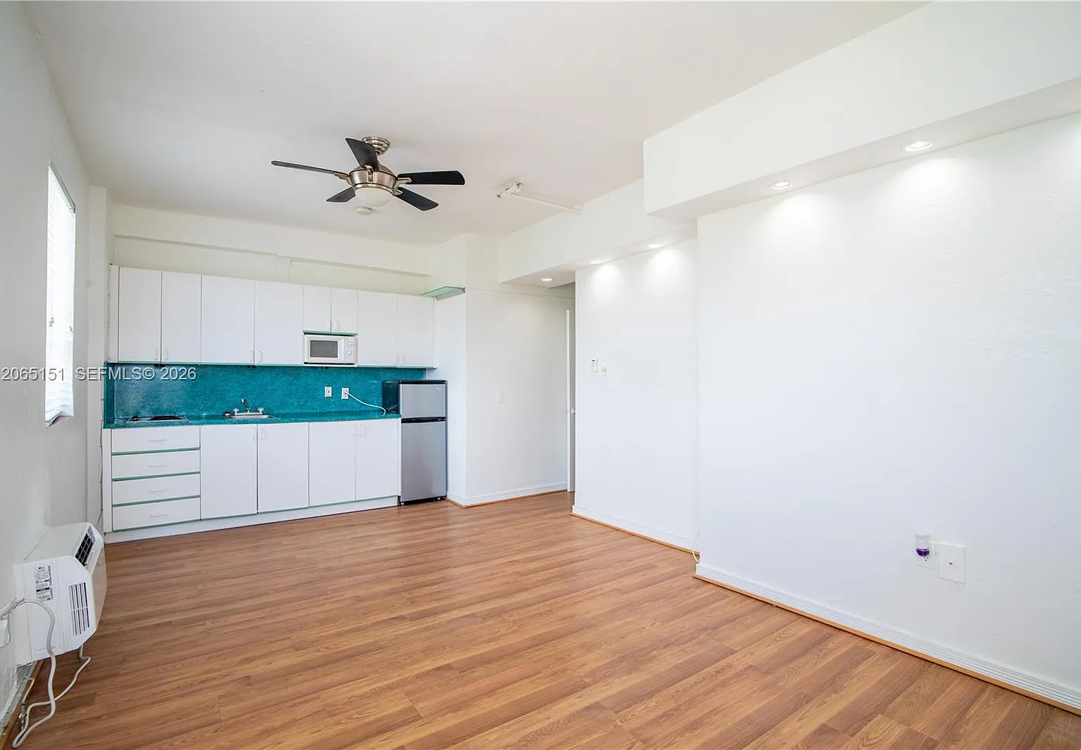 The Mantell Condo — Photo 2