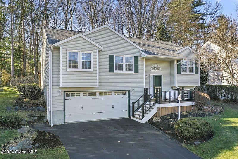 5th image of 33 Ponderosa Drive