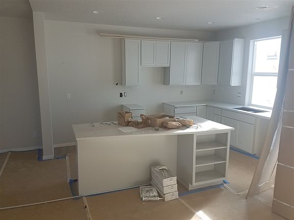 3rd image of 1601 N Meyers