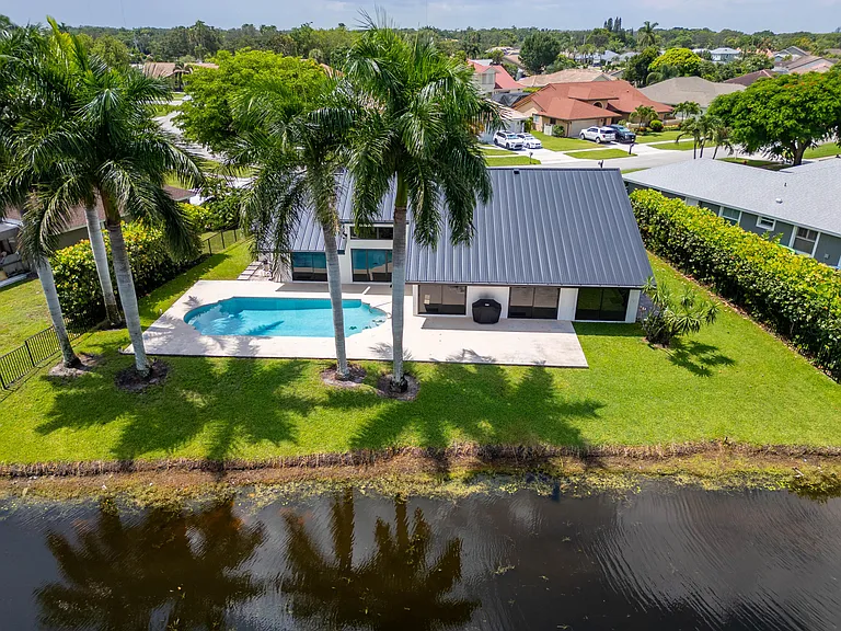 2281 Seaford Dr — Photo 26