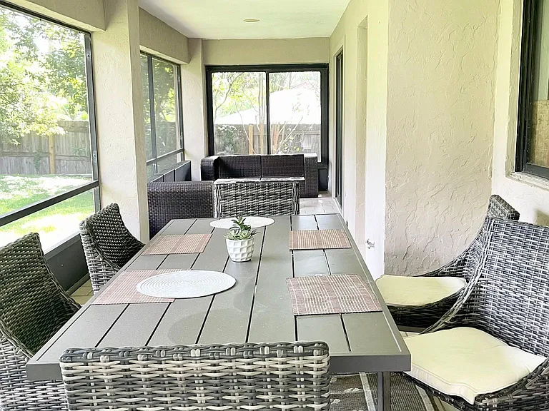 1102 S Sugartree Dr — Photo 24
