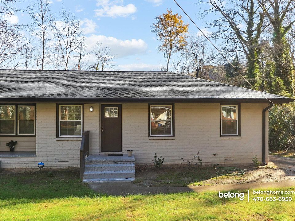 1st image of 839 Commodore Dr NW