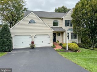18 Iron Horse Dr, Lititz, PA 17543
