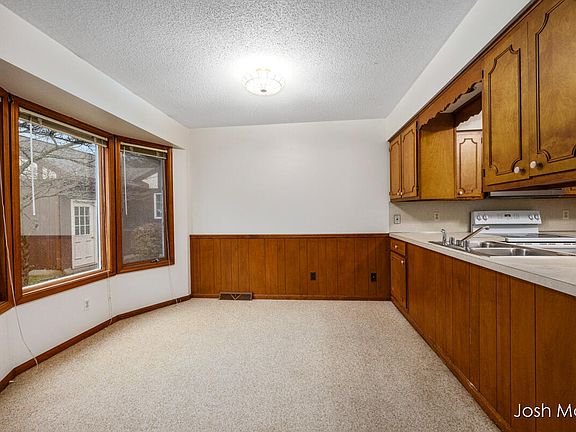 4th image of 2251 Radcliff Cir SE #74