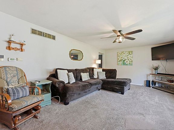 5th image of 16342 State Line Rd #37
