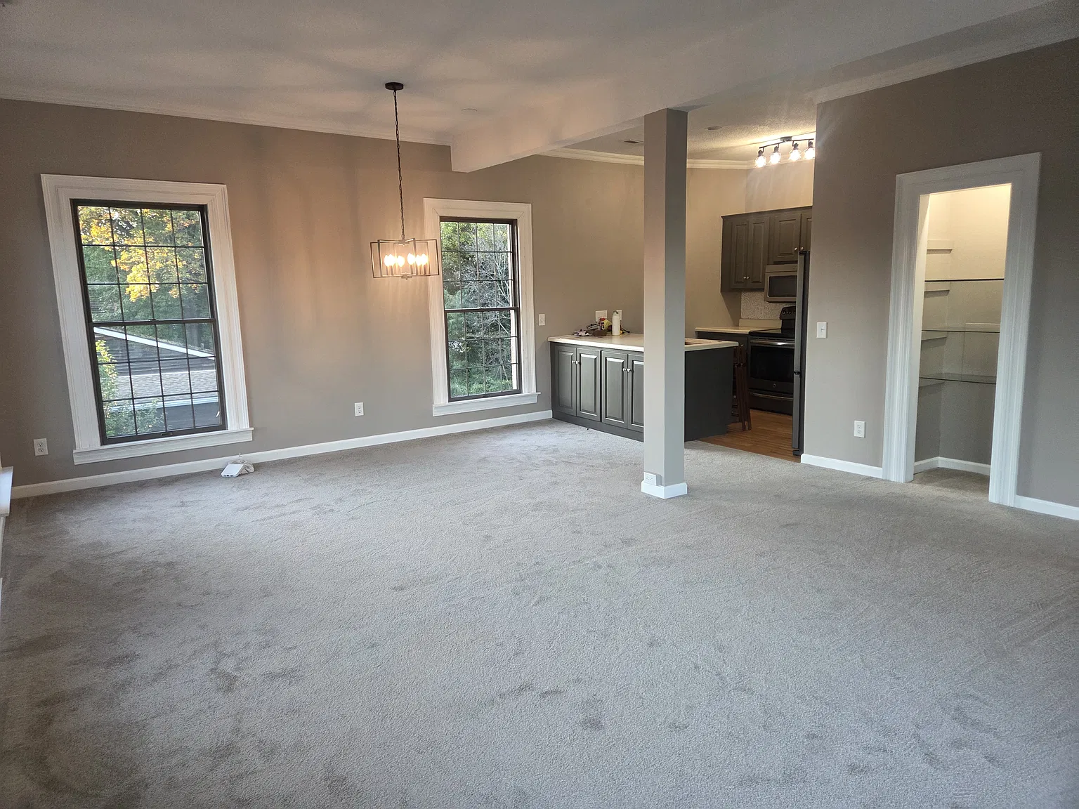 2 bed, 1400 sqft, $2,300 — Photo 3