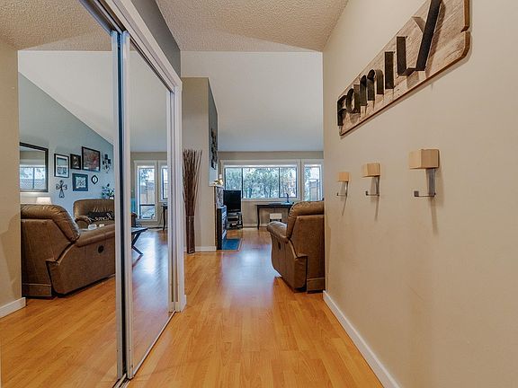 4th image of 21707 Dewdney Trunk Rd #14