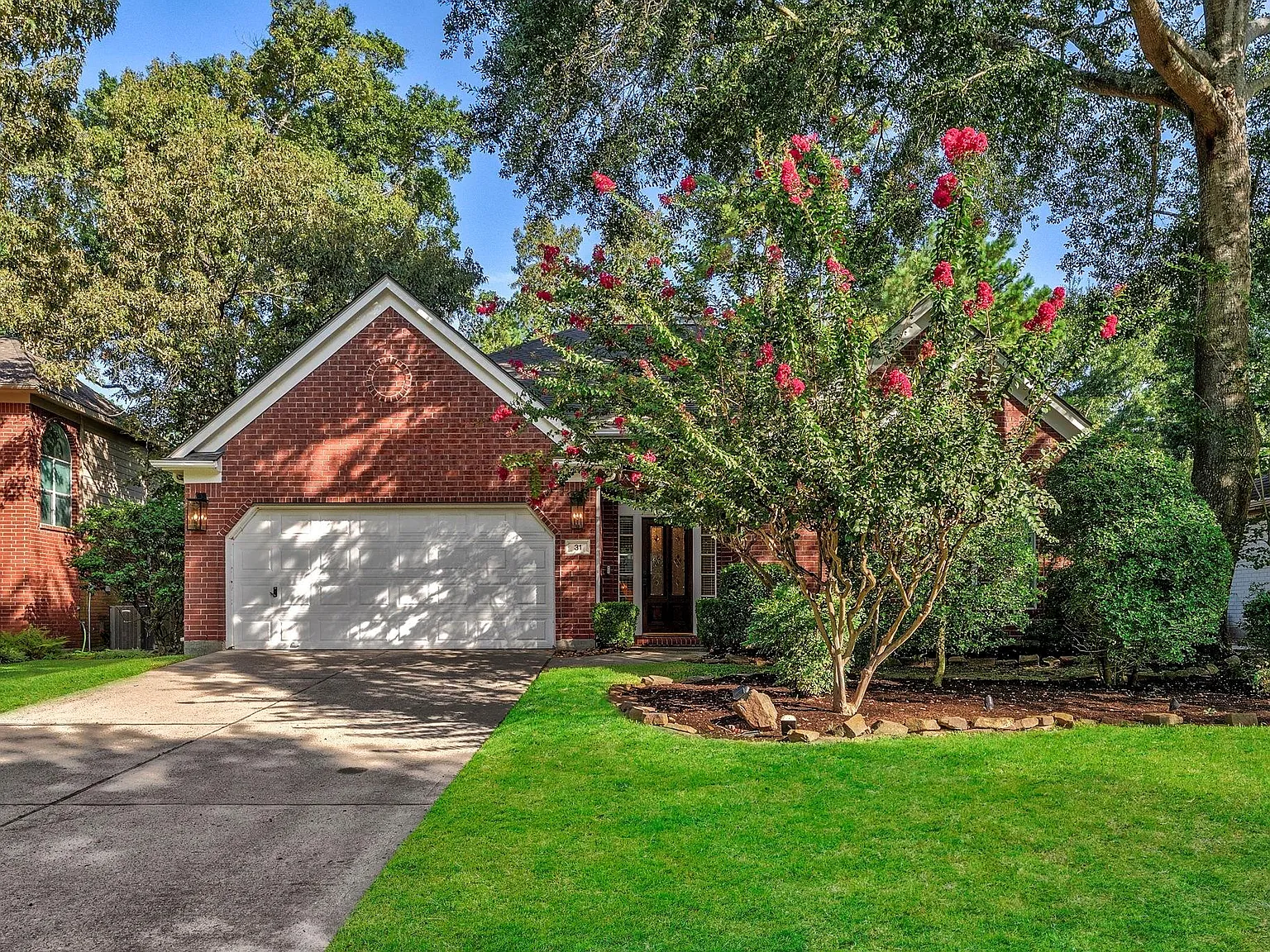 4 bed, 2.0 bath, 2564 sqft, $3,475 — Photo 1