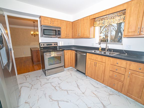 5th image of 10159 Crosier Ln