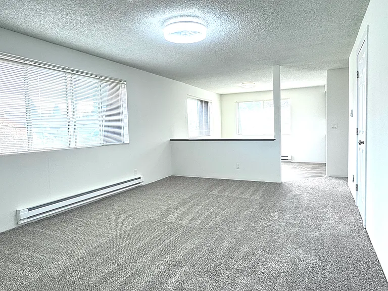 2405 Howard Ave #4 — Photo 1