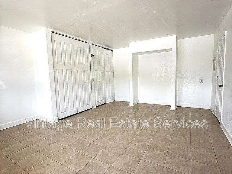 Whitehall Garden Apartments — Photo 12