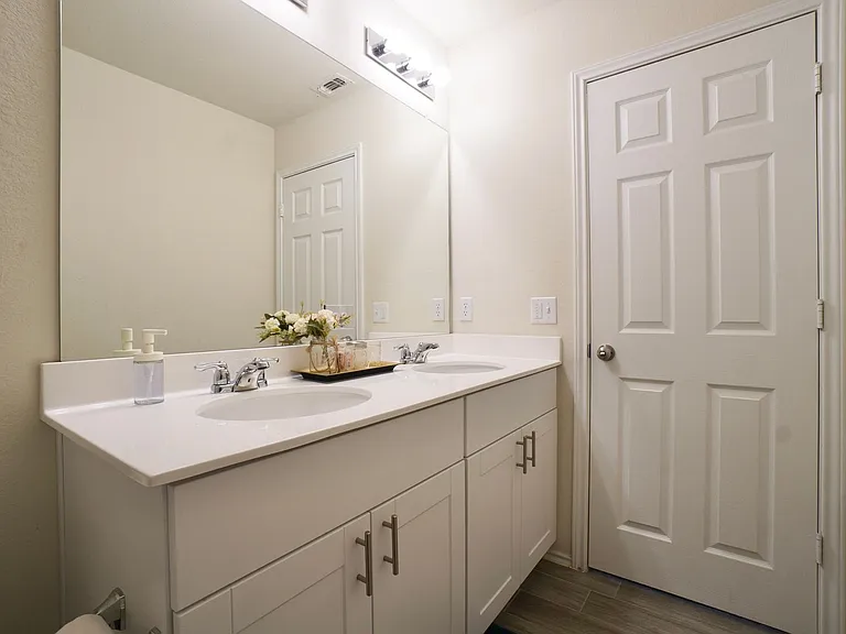 11112 Mestengo Dr — Photo 26