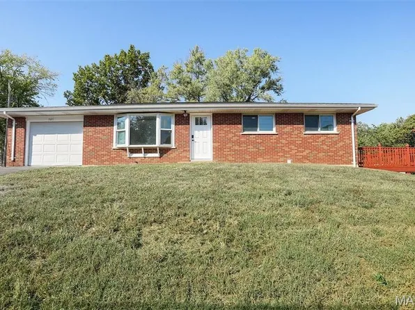5211 Hunning Rd, High Ridge, MO 63049