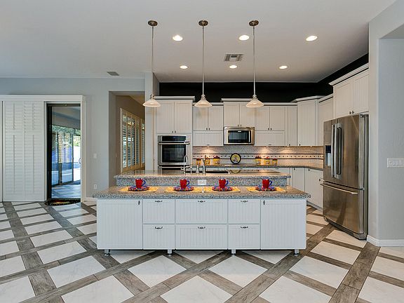 3rd image of 3047 W OWENS Drive
