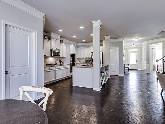 4th image of 1290 Roswell Manor Circle