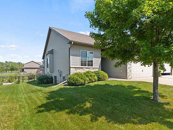 2nd image of 1442 Alder Dr
