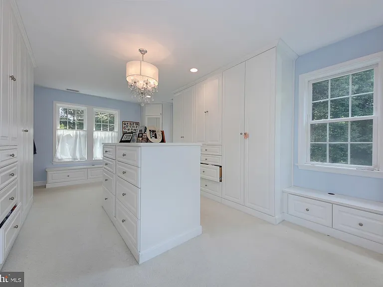 8232 Kerry Ct — Photo 13